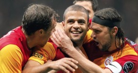 galatasaray-da-melo-elmander-ve-ujfalusi-nin-bileti-kesildi-futbolistan