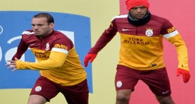 galatasaray-da-sneijder-takimla-calismalara-basladi-futbolistan