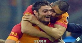 Galatasaray'da sular durulmuyor; Şimdi de Burak Riera kavgası gündeme bomba gibi düştü!.. 2 galatasaray-da-sular-durulmuyor-burak-riera-kavga-etti-39267