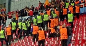 galatasaray-li-uc-taraftar-serbest-birakildi-futbolistan