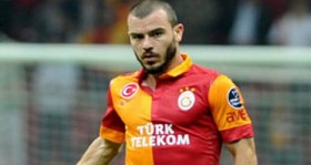 galatasaray-li-yekta-kurtulus-kamptan-ayrildi-futbolistan