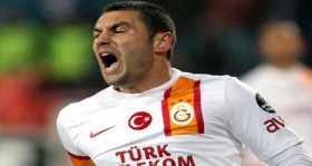 Galatasaray Yönetimi'nden Burak Yılmaz'a 2.1 milyon euro zam!.. 2 galatasaray-yonetimi-nden-burak-yilmaz-a-2-1-milyon-zam-futbolistan
