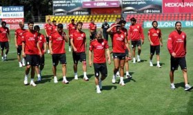 galatasay avusturyaya gitti futbolistan
