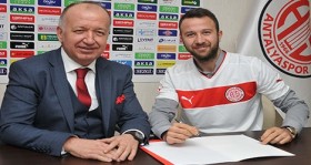 giray-kacar-medical-park-antalyaspor-da-futbolistan