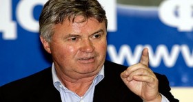 guus hiddink rusya nin anzhi mahackale takimiyla anlasti futbolistan