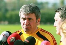 hagi galatasaray futbolistan 05 ocak 2011