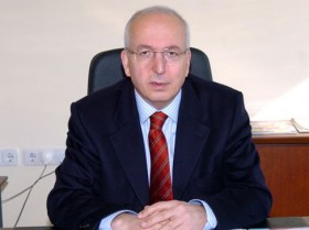 hasan yenerden mosturogluna sert cevap futbolistan e1307113615425