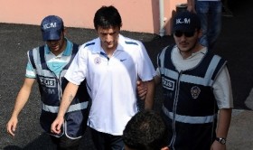 ibrahim akinin menajeri milliyet gazetesine cagirilmis futbolistan e1310659477222