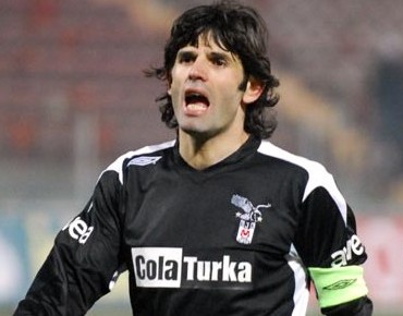 ibrahim uzulmez futbola geri donuyor futbolistan e1305815493368