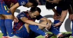 iniesta sakatlandi 2 hafta yok futbolistan
