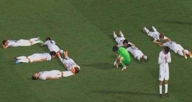 japon-futbolcular-2011-tohoku-depremi-ve-tsunamisinde-hayatini-kaybedenleri-unutmadi-futbolistan