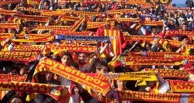 kayserisporlu bes taraftar bicaklandi futbolistan