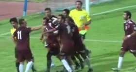 kuveyt-te-hakem-futbolcu-dovdu-futbolistan