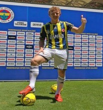 kuyt once saglik kontrolunden gecti sonra imza atti futbolistan