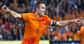 kuyt-tan-sonra-van-persie-ve-claise-de-kadrodan-cikarildi-futbolistan