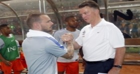 louis-van-gaal-wesley-sneijder-i-milli-takima-yine-almadi-futbolistan