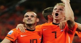 louis-van-gaaldan-sneijder-ve-kuyt-ile-ilgili-carpici-aciklama-imtiyazlarini-kaybettiler-futbolistan