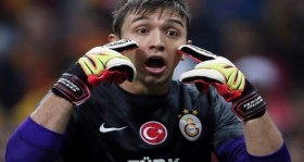 muslera-galatasaray-da-yuzler-kulubune-giriyor-futbolistan