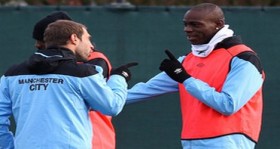 pablo zabaleta bazen balotelli yi olduresim geliyor futbolistan