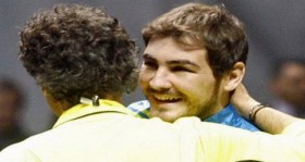 real madrid kalecisi casillas yuzu sisti futbolistan