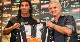 ronaldinho atletico mineiro ile sozlesme imzaladi futbolistan