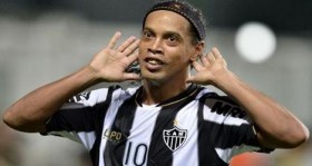 ronaldinho-ya-zimmetine-para-gecirmek-sucundan-sorusturma-baslatildi-futbolistan