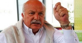 sadri-sener-basbakan-bana-cok-sert-konusuyorsun-ortami-germeyin-dedi-futbolistan