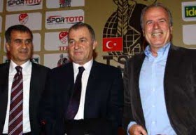 senolgunes fatihterim mustafadenizli1 futbolistan 05 ocak 2011