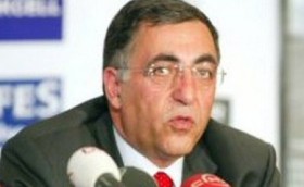 sike operasyonu 2 dalga ufuk ozerten gozaltina alindi futbolistan e1310389821359