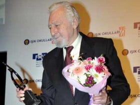 suleyman sebaya onur odulu futbolistan