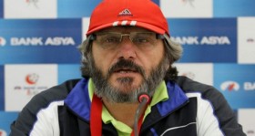 trabzonspor-da-mustafa-resit-akcay-revizyonu-sekiz-yabancinin-bileti-kesildi-futbolistan