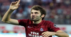 trabzonspor-da-sok-bamba-ve-mustafa-yumlu-sakatlandi-futbolistan