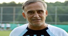 turk-futbolunun-aci-kaybi-kadir-ozcan-hayatini-kaybetti-futbolistan