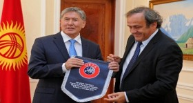 uefa baskani platini orta asya turunda futbolistan