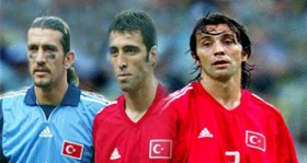 UEFA'dan Rüştü Hakan Bülent'e Ödül Futbolistan uefa dan rustu hakan bulent e odul futbolistan