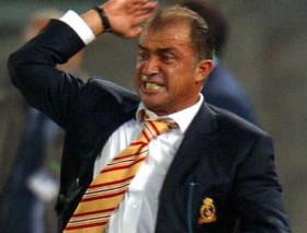 unal aysal fatih terim ile anlasti futbolistan e1305558855603