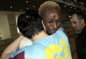 yattara gider ayak bombaladi futbolistan