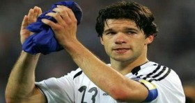 yesil sahalardan bir yildiz daha kaydi ballack da futbolu birakti futbolistan