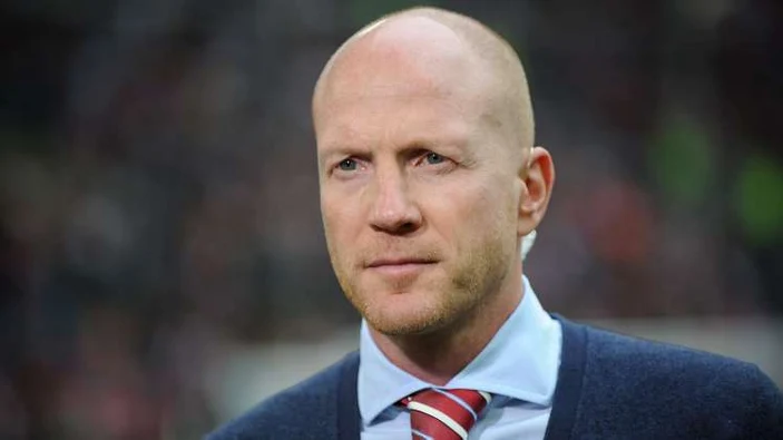 Galatasaray Matthias Sammer ile görüştü 1 Karl Heinz Feilkamp'ın ayrılmasından sonra teknik direktör arayışlarına giren Galatasaray, Stuttgart'ta Matthias Sammer ile görüştü.