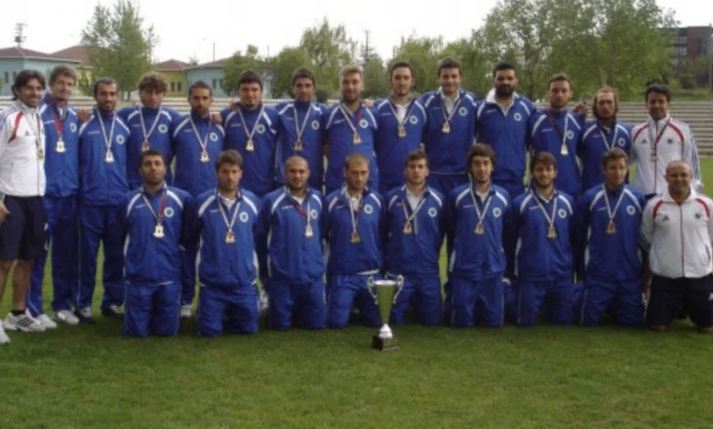 Şampiyon hoca Müslüm Gülhan Hürser Tekinoktay'ın ekibinde 1 Hürser Tekinoktay, ikinci ismi, Haliç Üniversitesi futbol takımıyla 2 kez Avrupa Şampiyonluğuna ulaşan Müslüm Gülhan olarak açıkladı