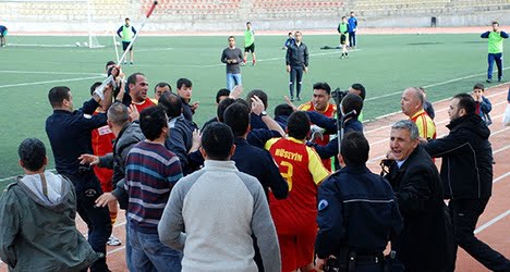 Ampute Futbol Süper Ligi maçında kavga çıktı! 1 Ampute Futbol Süper Ligi Maçında Kavga Çıktı