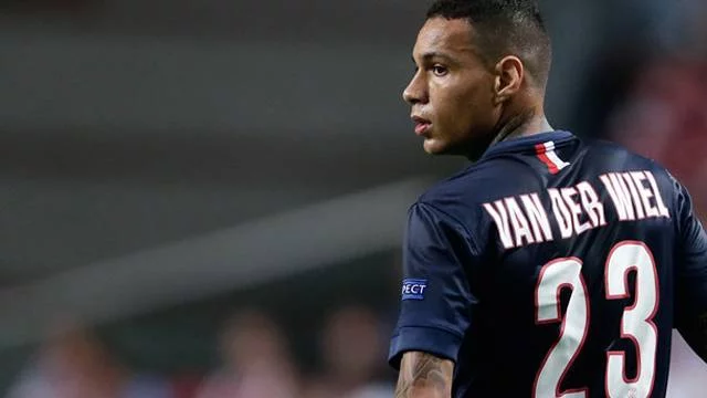 Fenerbahçe, Van der Wiel'i açıkladı 3 van der wiel