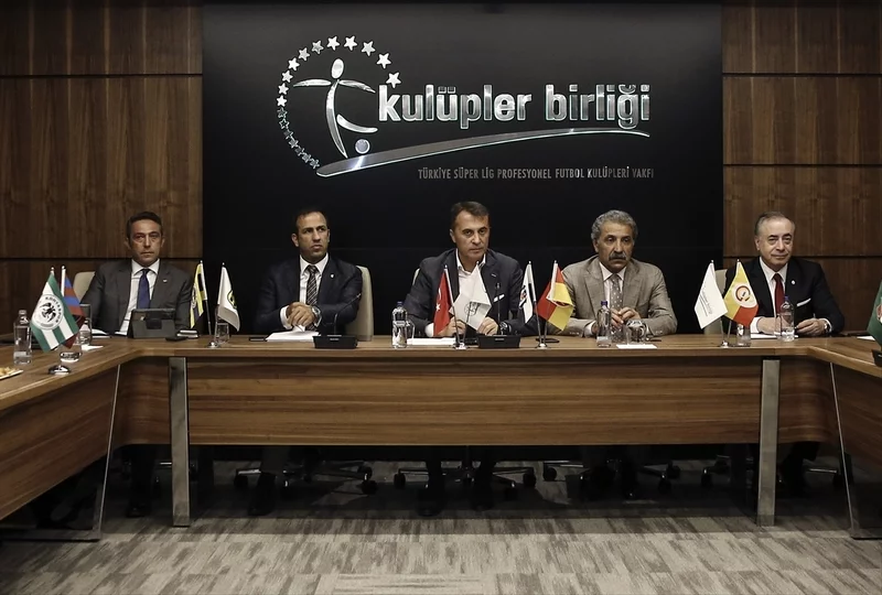 Kulüpler Birliği açıklama ile Galatasaray ile arasındaki buzları eritti 5 Kulüpler Birliği açıklama ile Galatasaray ile arasındaki buzları eritti