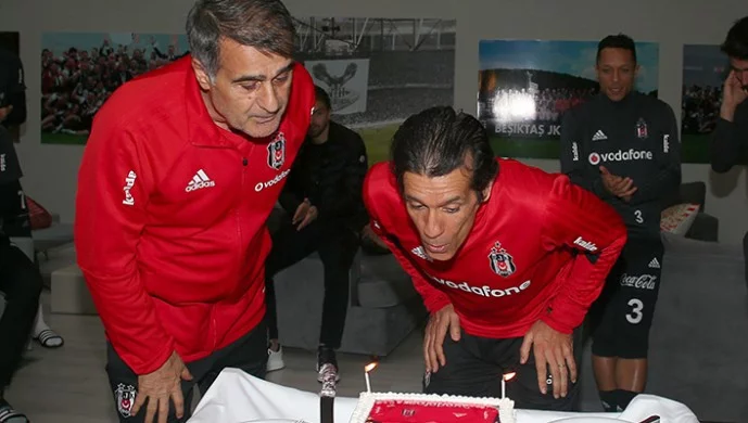 Beşiktaş'ın kondisyoneri Montanana açıkladı: Medel satılabilir! 3 Beşiktaş'ın kondisyoneri Montanana açıkladı: Medel satılabilir!