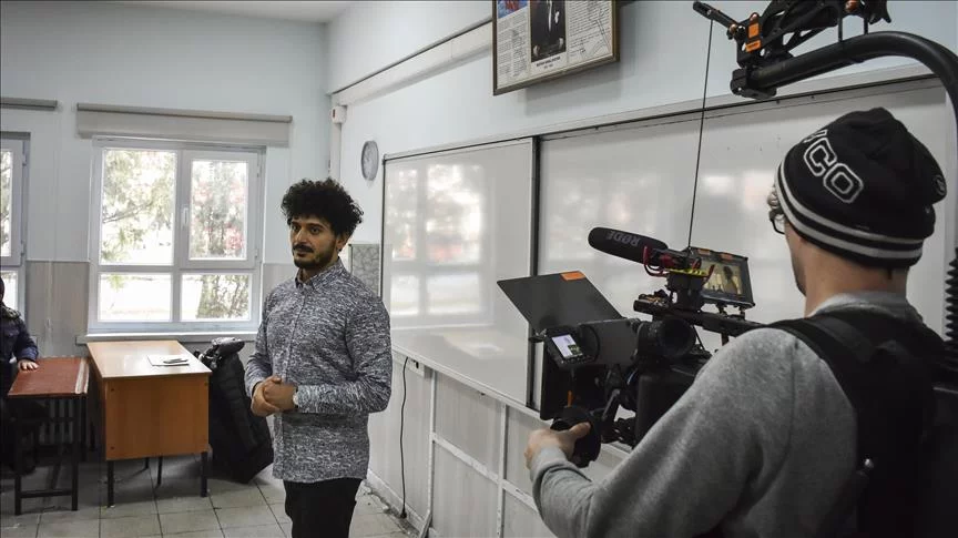 UEFA, Ampute Milli Takımı oyuncusu Barış Telli'yi, karne verirken görüntüledi! 13 UEFA, Ampute Milli Takımı oyuncusu Barış Telli'yi, karne verirken görüntüledi!