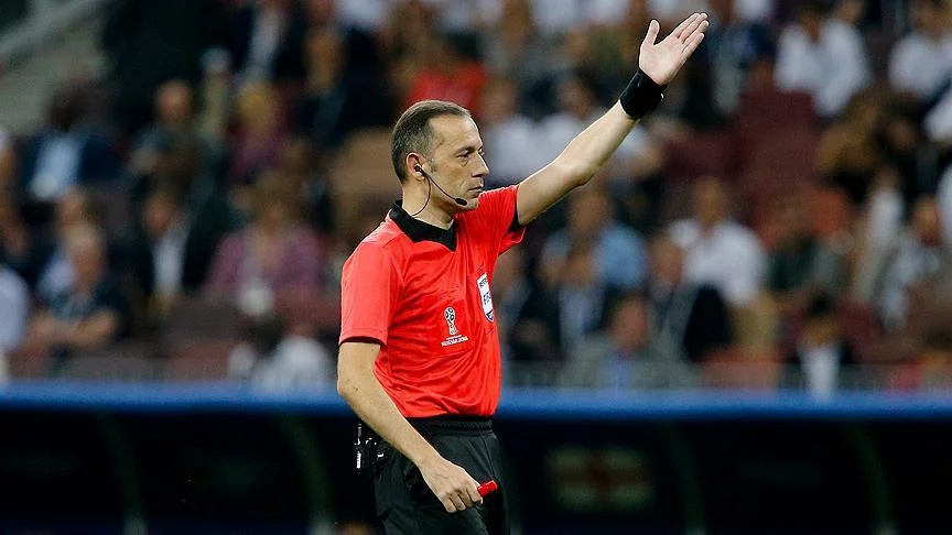 Cüneyt Çakır'dan FIFA'ya VAR sunumu! 3 Cüneyt Çakır'dan FIFA'ya VAR sunumu!