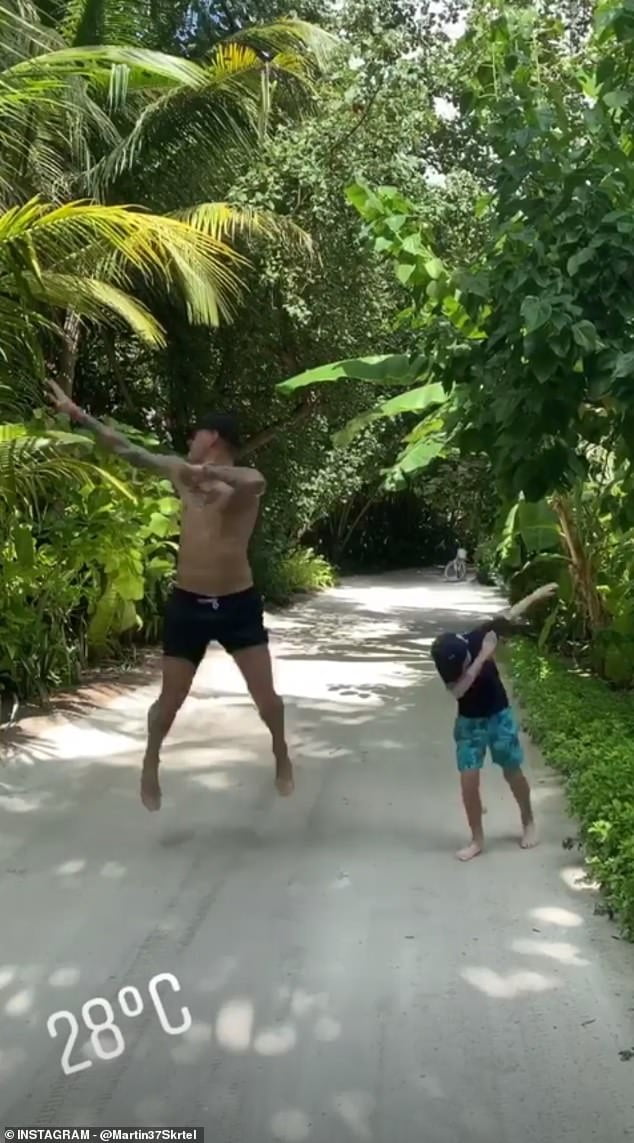 Martin Skrtel Maldivler'de oğlu Matteo ile vakit geçiriyor. 
