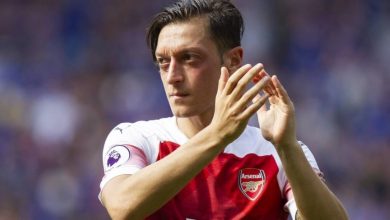 Dünya Mesut Özil'in hareketini konuşuyor!