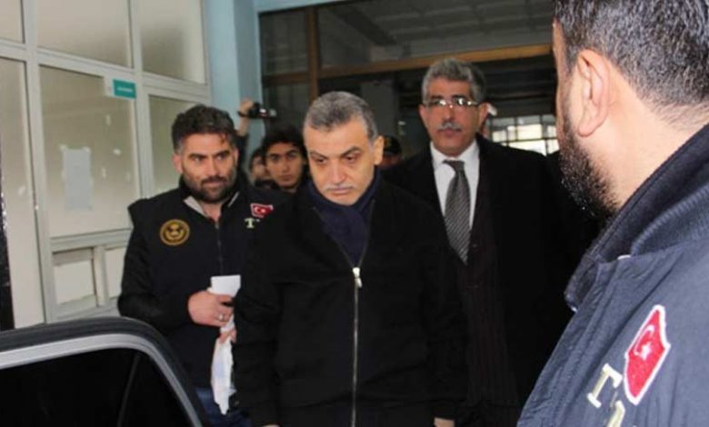 Şike Futbolun en büyük düşmanıdır.  Şike ile ilgili çok özel haberleri, Futbol Şike dosyalarını, Şike Haberleri sayfasından takip edebilirsiniz.