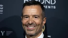 Lamine Yamal'ın menajeri Jorge Mendes, Barcelona'nın kanat oyuncusunun bu yılın en iyi oyuncusu olduğunu ancak 'yaşının kurbanı' olduğunu iddia etti.